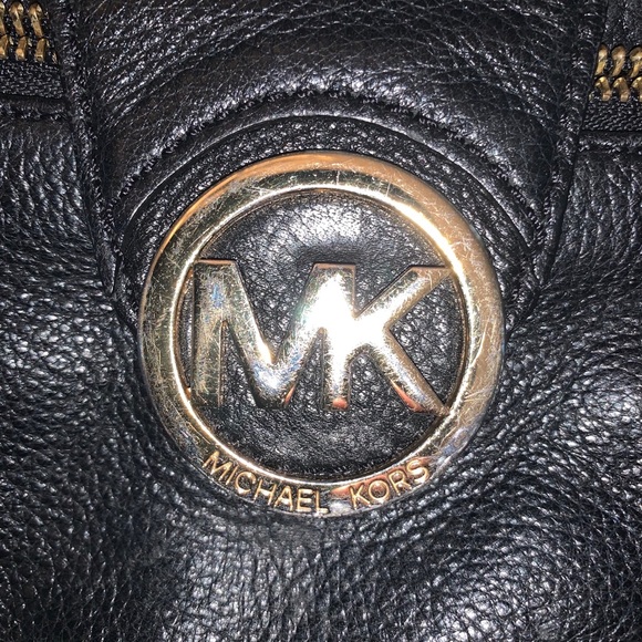 MK crossbody leather purse - Picture 4 of 4
